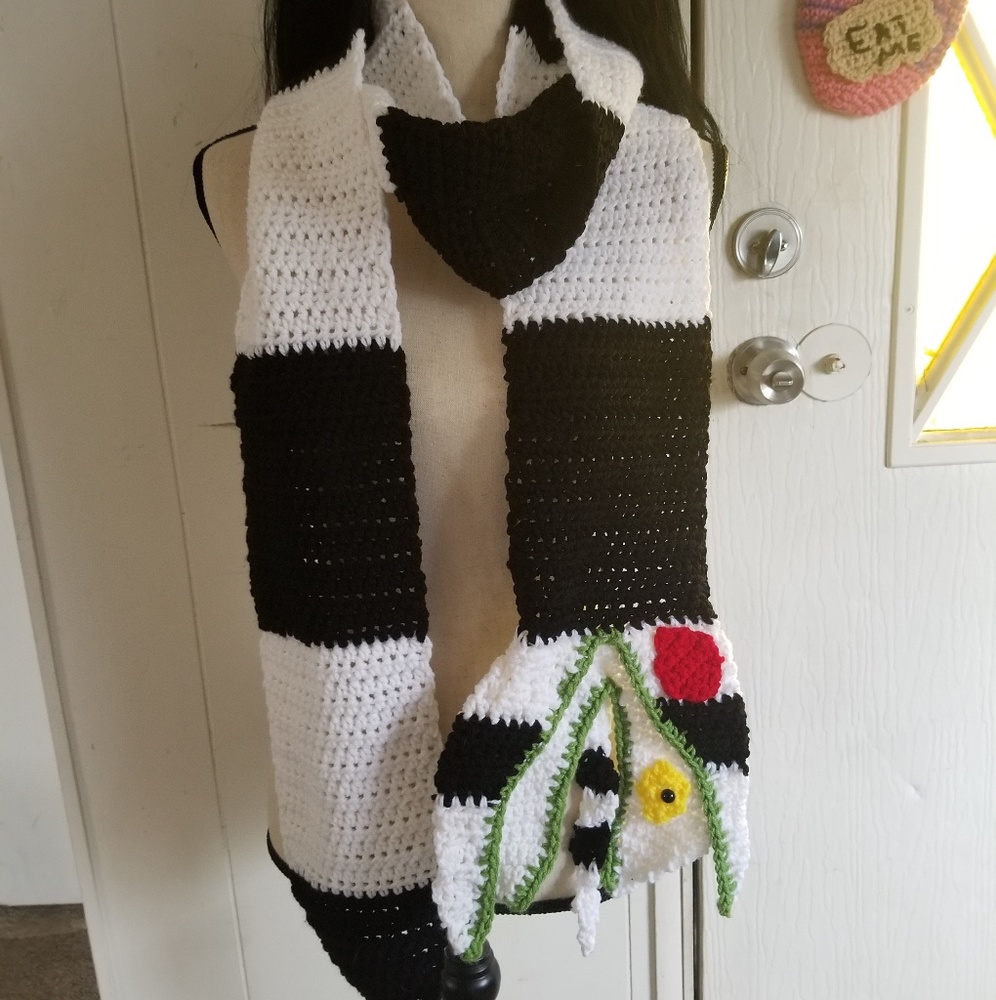 Sandworm scarf
